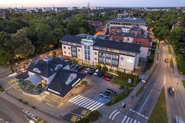 Świetny Hotel biznesowy z parkingiem i garażem w Gdąsku Oliwie