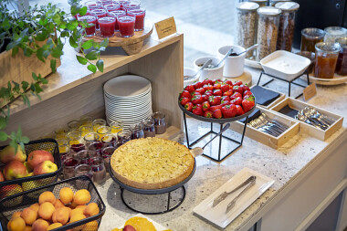 Hotel Oliwski - dla biznesu - Gdańsk Oliwa - szwedzki stół - bufet śniadaniowy