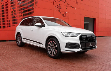 Audi Q7 Premium Plus - Golden Lynx Cars