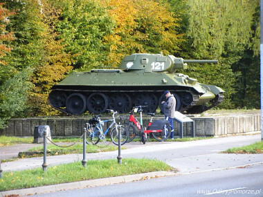Gdańsk Aniołki - czołg - pomnik prz Alei Zwycięstwa - tutaj znajdował się dawny kościół o d którego wzięła się nazwa dzielnicy