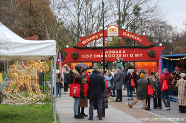 Jarmark Bożonarodzeniowy Gdańsk 2025 - brama adwentowa koło Teatru Szekspirowskiego