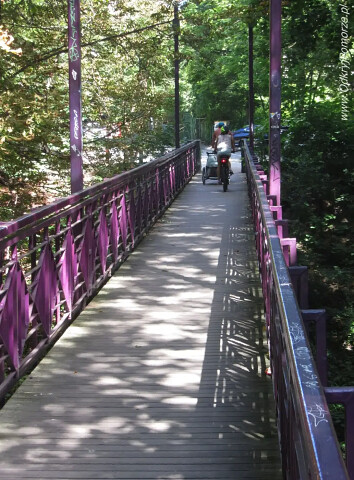 Sopot - mostek w ciągu ul. Obrońców Westerplatte spinający brzegi wąwozu im. Profesora Stefana Hermana