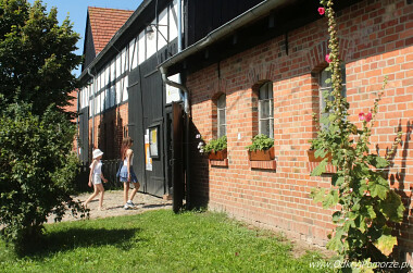 Swołowo - wejście do Zagrody Albrechta