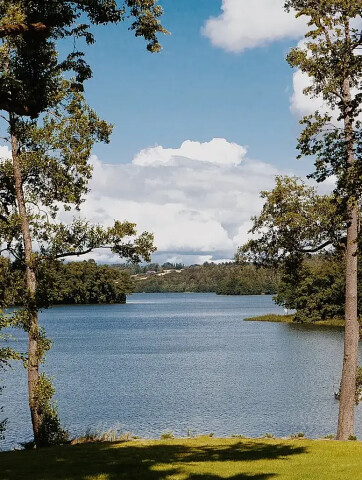 Lato nad Jeziorem Węgorzyno - fot. Leśny Dwór w Sulęczynie