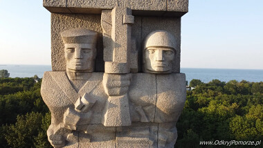 Pomnik Obrońców Wybrzeża - przejaw komunistycznej propagandy enigmatycznie wspinającej o Westerplatte
