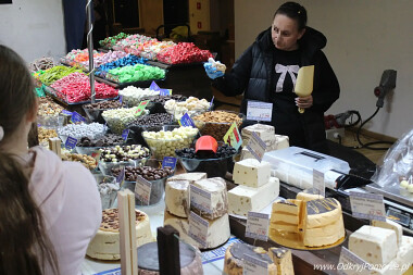 Mnóstwo słodkości, m.in chałwy w różnych smakach - Festiwal Azjatycki - Polsat Plus Arena Gdańsk