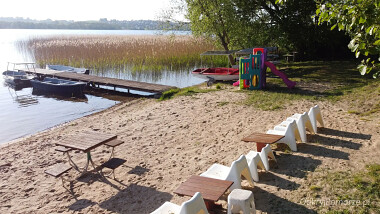 Kaszubskie Zacisze - prywatna plaża pomost nad jeziorem Kłodno