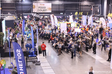 Festiwal Smaków Regionalnych Gdańsk 2026 - publiczność przed sceną główną