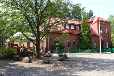 Latarnia Morska Stilo - budynek techniczny i miejsce odpoczynku