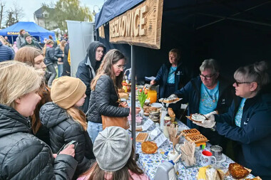 Jarmark Wielkanocny w Rumi - stoisko Koła Gospodyń Wiejskich z Bieszkowic fot. UM Rumia