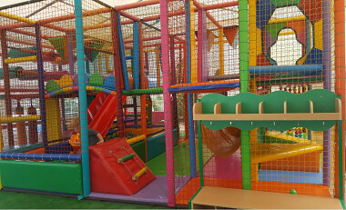 Mięta i Woda - Wdzydze Tucholskie - atrakcje dla dzieci  - plac zabaw - małpi gaj