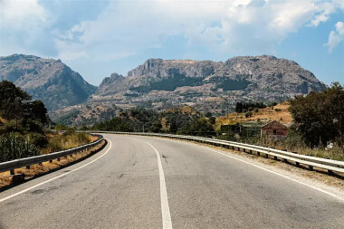 Gdzie szukać słońca, gdy pogoda na pomorskim wybrzeżu przestaje dopisywać