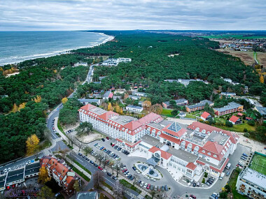 Hotel Grand Lubicz  - Uzdrowisko Ustka - zaprasza na Zlot Samochodów FALA MOCY 29-31 maja 2026