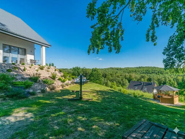 Apartamenty Dom Na Wzgórzu - do wynajęcia na wczasy i wakacje na Kaszubach