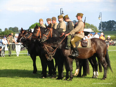 Tczew - Piknik Historyczno  - Militarny - Szwadron Kaszuby 2 Pułku Szwoleżerów Rokitniańskich - prezentacja