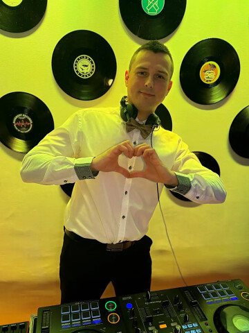 Zdrowotel Łeba proponuje także rozrywkę z muzyką na żywo lub z DJ