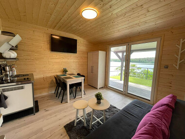 Apartament na Kaszubach z widokiem na jezioro Wdzydze