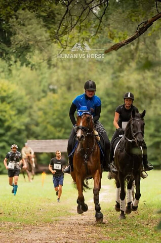 Human 🏃 vs Horse 🏇 - Hubertus 3 października 2026 Stadnina Kolano - zawody Człowiek kontra Koń - fot. Organizatorzy