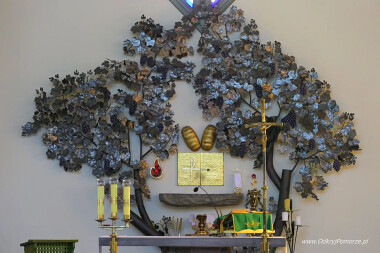 Wąglikowice - ołtarz w kościele Wniebowzięcia Najświętszej Maryi Panny