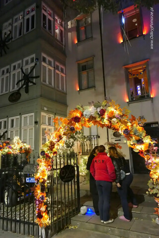 Dekoracje Halloween w Sopocie - wieczorem