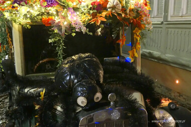 Dekoracje Halloween w Sopocie - spojrzenie cokolwiek niewesołe