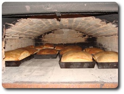 Swojski chleb z pieca - Willa Tradycja, Węsiory