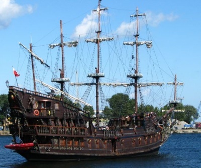 Galeon Dragon Gdynia rejsy wycieczkowe po porcie i Zatoce Gdańskiej